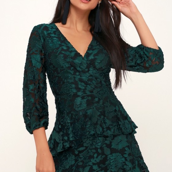 Lulu’s FOREST GREEN BURNOUT VELVET FLORAL DRESS👗 - Picture 3 of 6